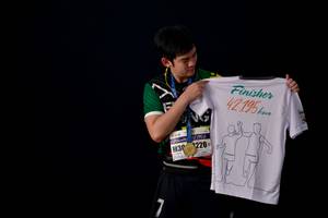 BIB: 42195, 220
                            <button type="button" onclick="openModal(9903255)" class="btn btn-primary btn-sm float-right btn-popup" data-toggle="modal" data-target=".modal-high-quality">
                        <i class="fas fa-shopping-cart"></i> Add to Cart
                    </button>
                                            <button type="button" onclick="isThisMe(9903255, true)" class="btn btn-success btn-sm float-right btn-popup btn-isme hidden" data-toggle="tooltip" data-placement="bottom" title="นี่คือรูปของคุณใช่ไหม คลิกที่นี่เพื่อเอาเข้าอัลบั้ม">
                        <i class="fas fa-plus"></i> Add to album
                    </button>
                    <button type="button" onclick="isThisMe(9903255, false)" class="btn btn-warning btn-sm float-right btn-popup btn-isnotme hidden">
                        <i class="fas fa-ban"></i> Remove from album
                    </button>